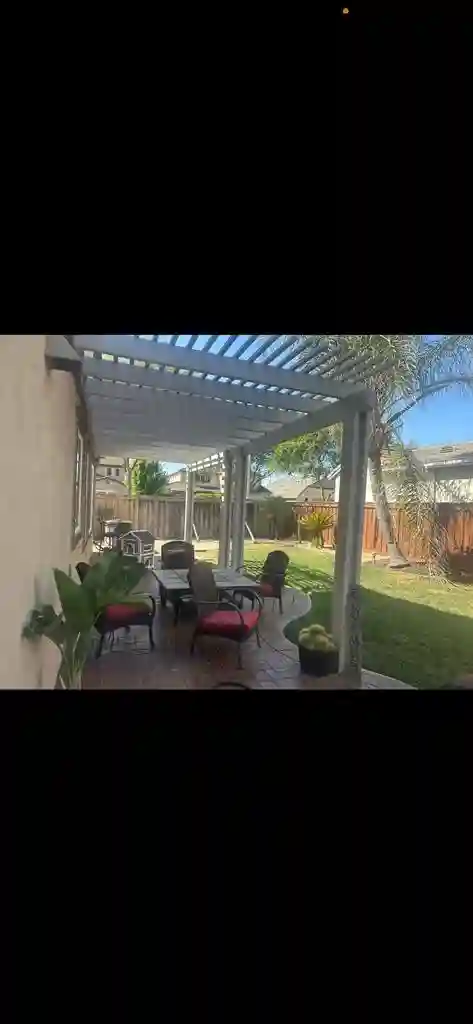 West Sacramento Home w Room to Rent