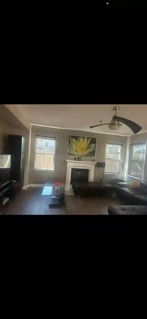 West Sacramento Home w Room to Rent