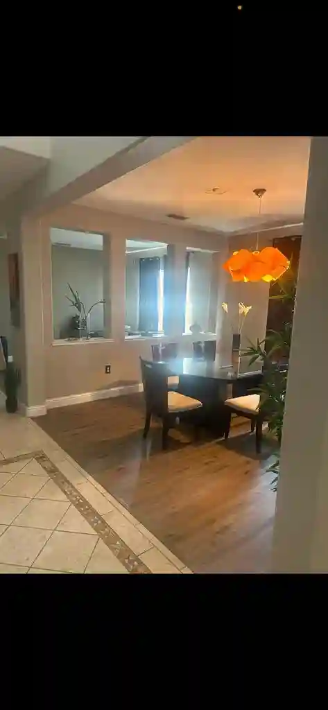 West Sacramento Home w Room to Rent