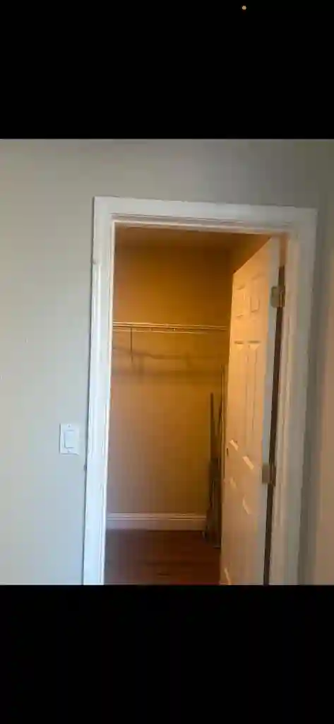 West Sacramento Home w Room to Rent