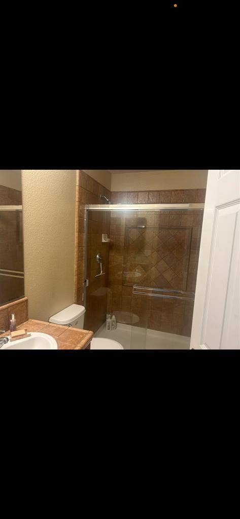 West Sacramento Home w Room to Rent