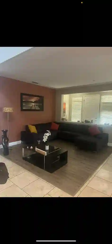 West Sacramento Home w Room to Rent