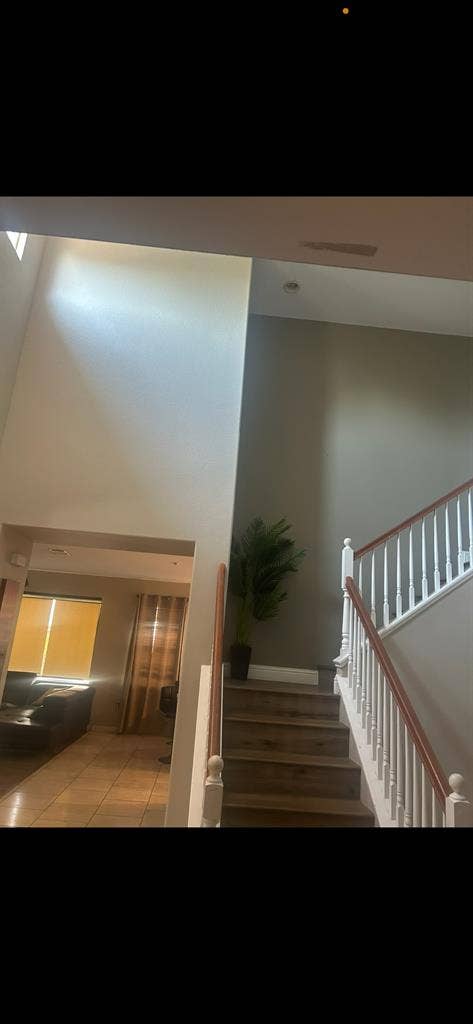 West Sacramento Home w Room to Rent