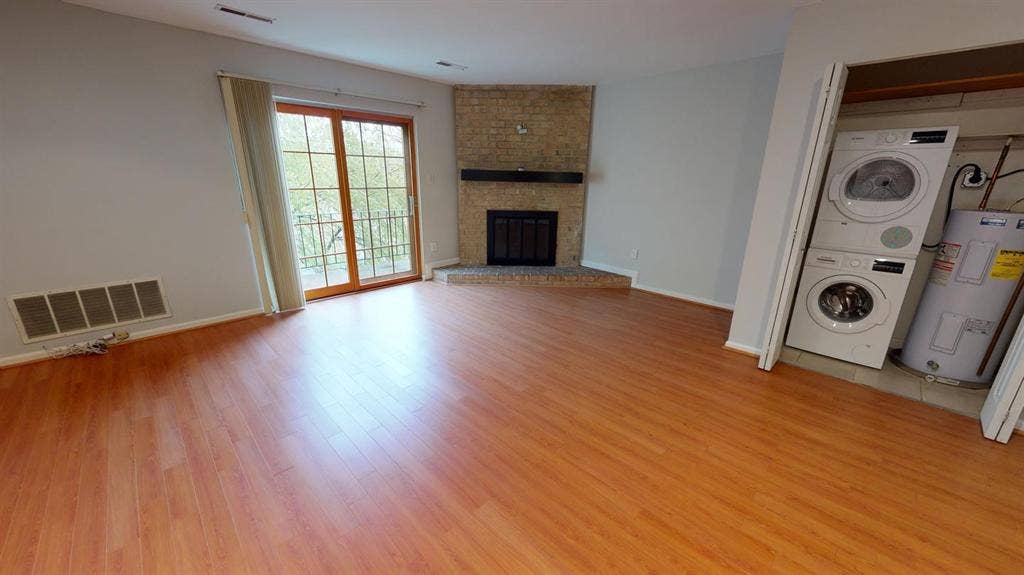 2 BR in Arlington