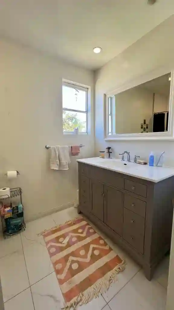 Private Room & Bath
