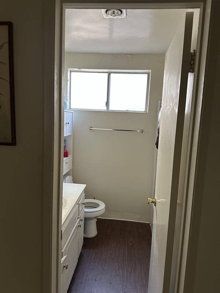 rooms available in Santa Monica