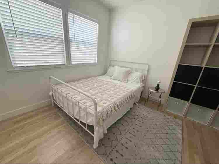 Nice room in pico robertson area