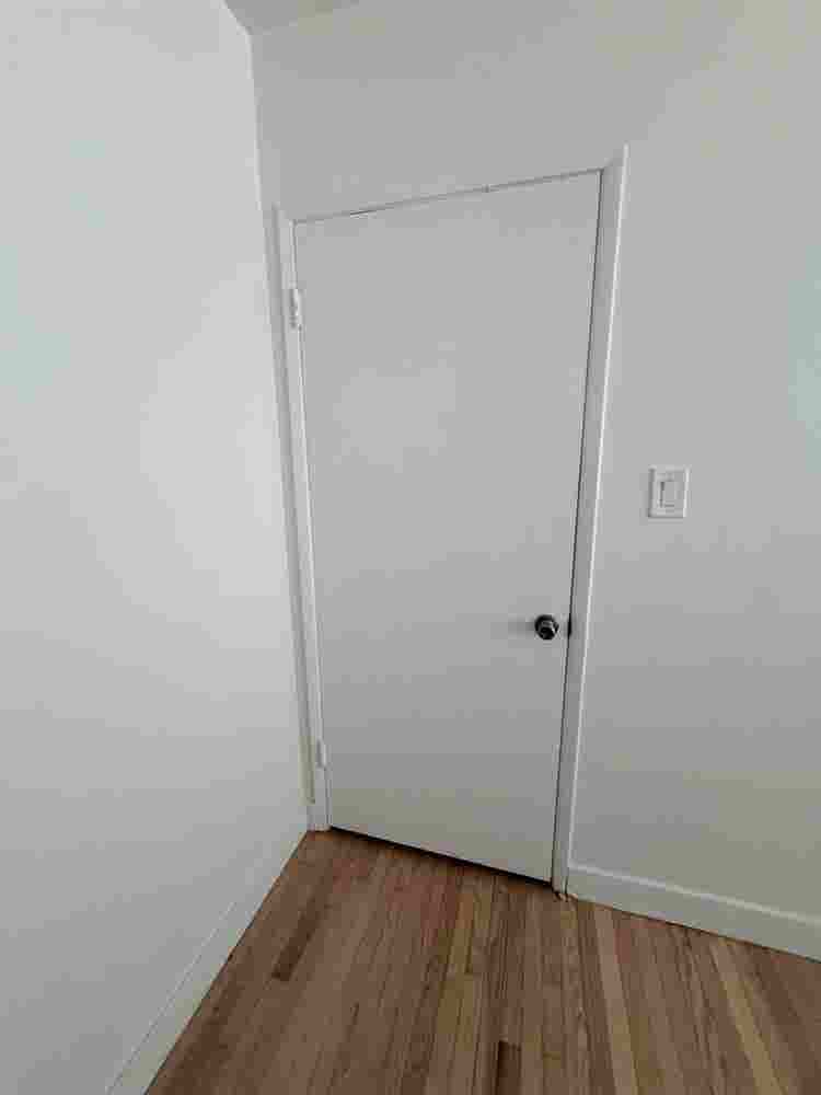 Nice room in pico robertson area