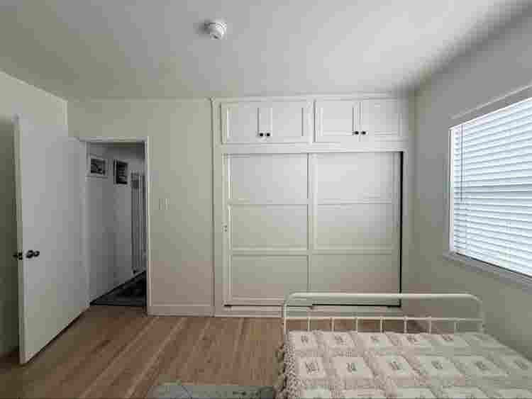 Nice room in pico robertson area