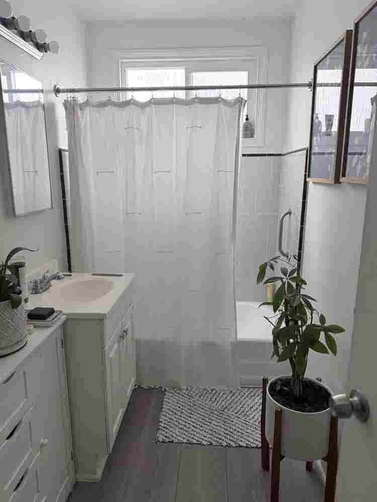 Nice room in pico robertson area