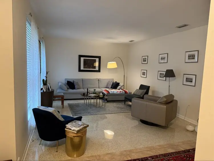 Room for rent in Pinecrest