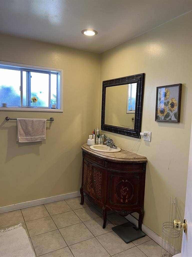 Private bedroom for rent!