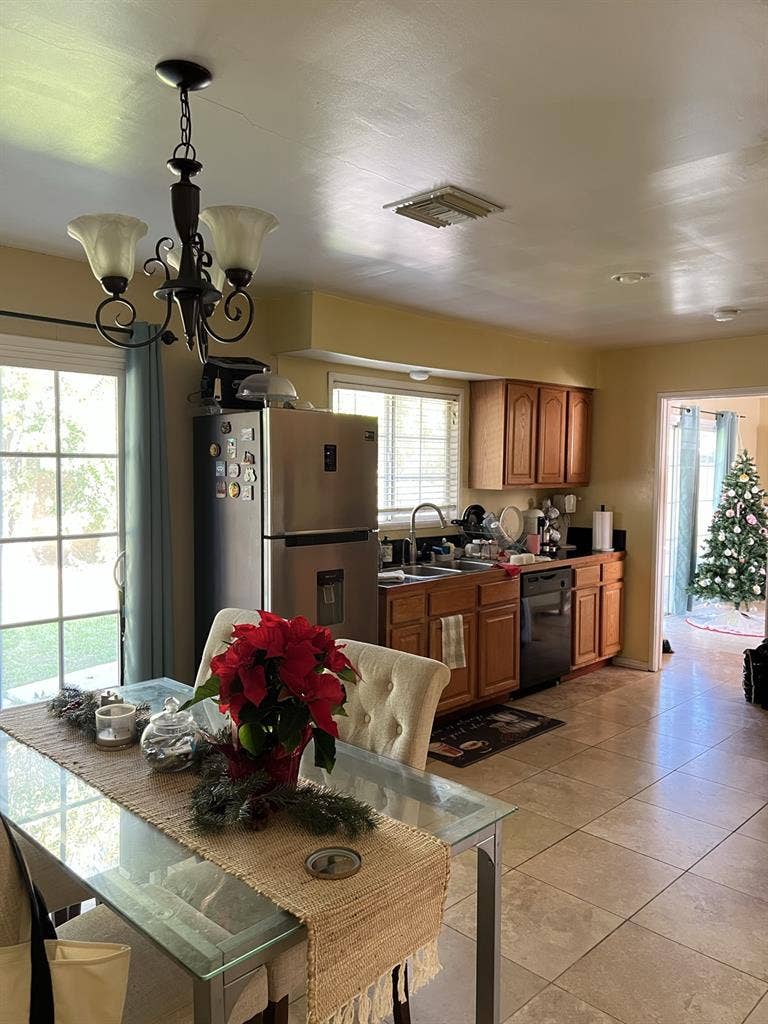 Private bedroom for rent!