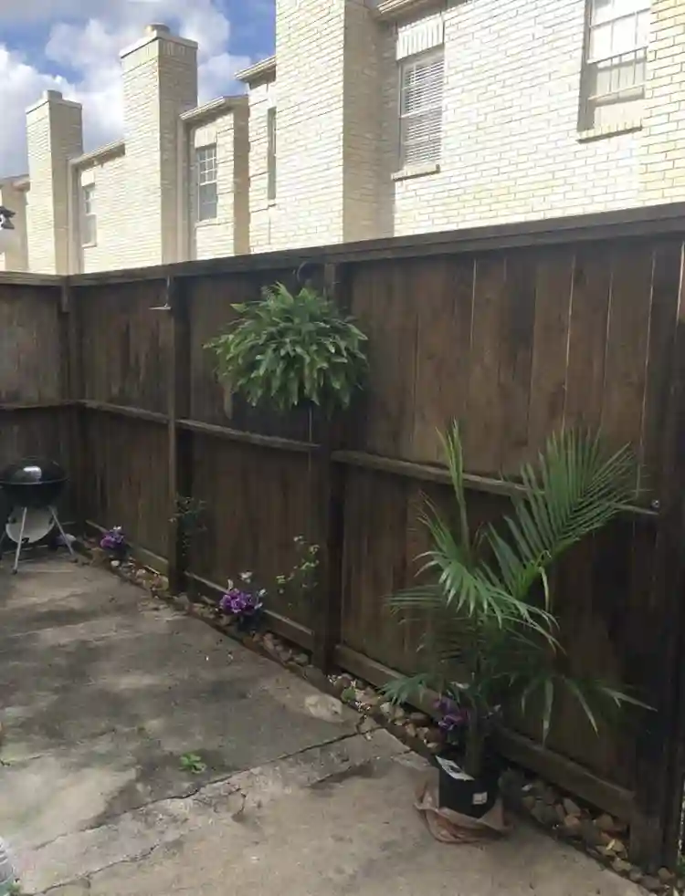 bedrooms in well kept area