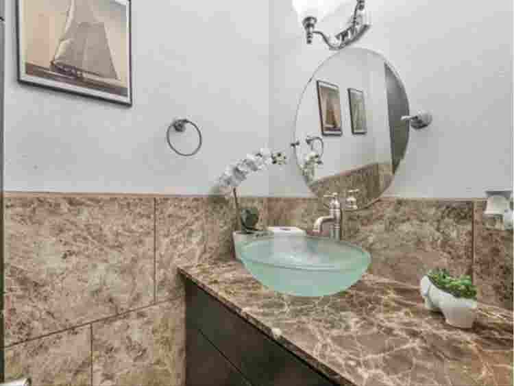 bedrooms in well kept area