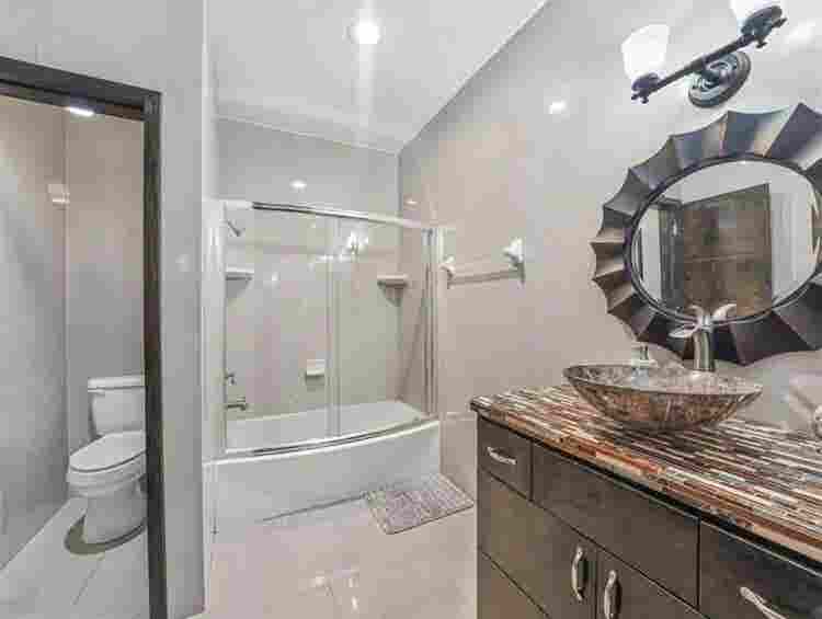 bedrooms in well kept area