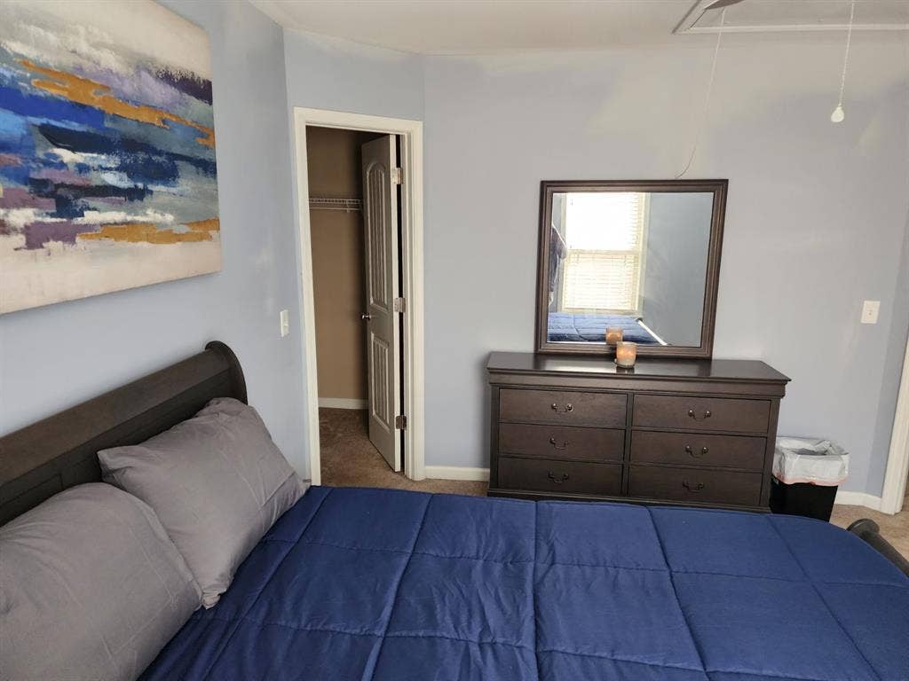 Quiet, Safe Room w/ utilities Inc