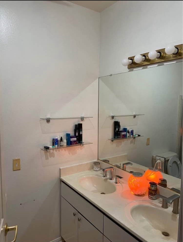 Private Big Master Bedroom & Bath