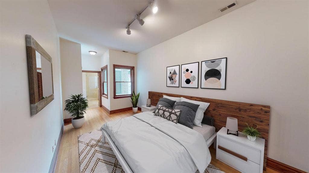 1 BR in Chicago