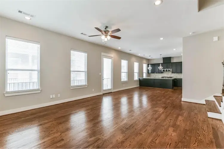 Private Bed plus Bath availablee