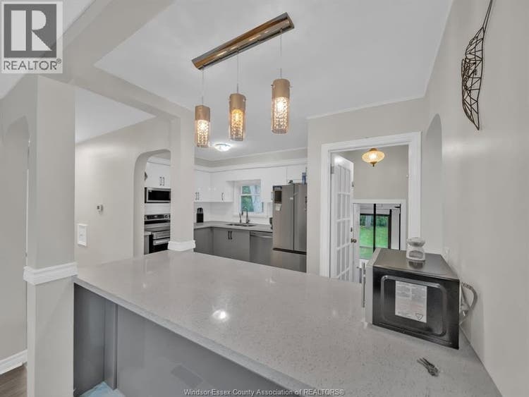 Upper unit in home in South Windsor