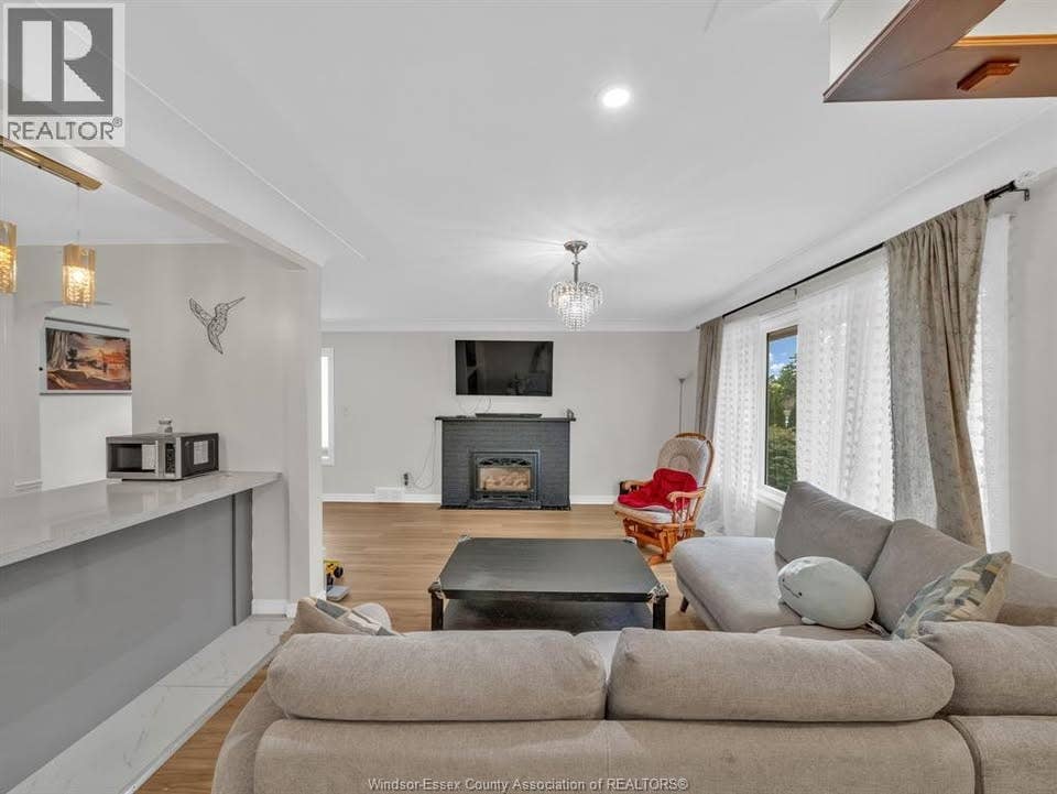 Upper unit in home in South Windsor