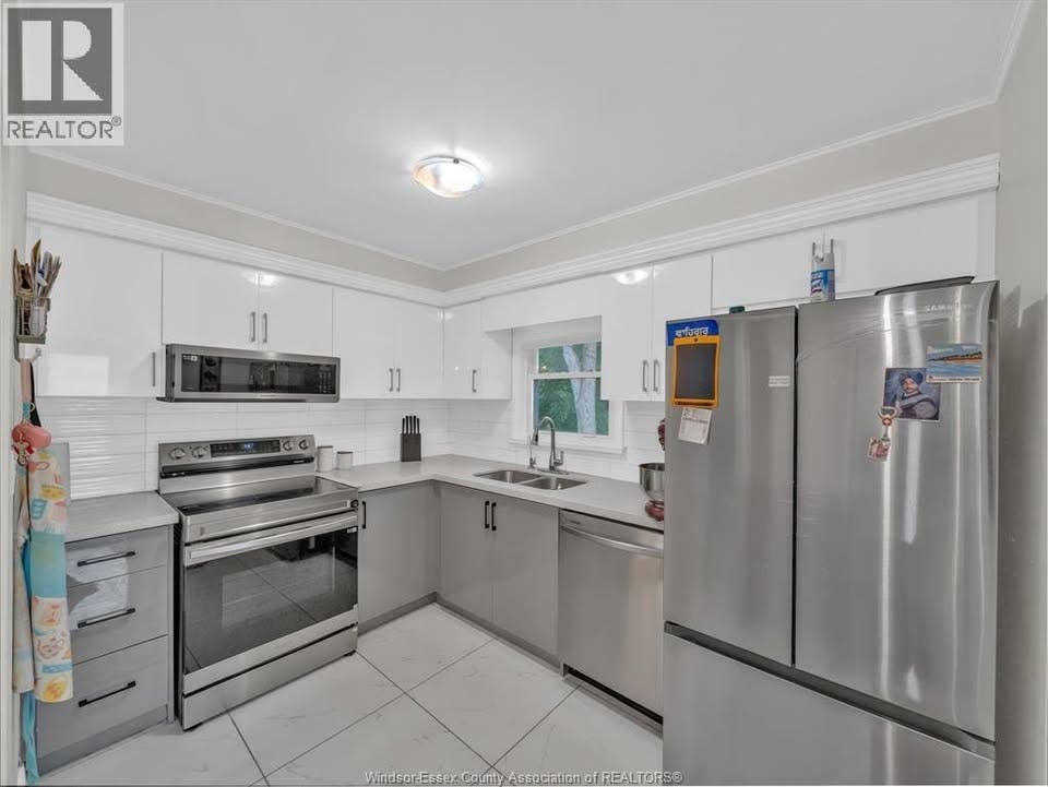 Upper unit in home in South Windsor