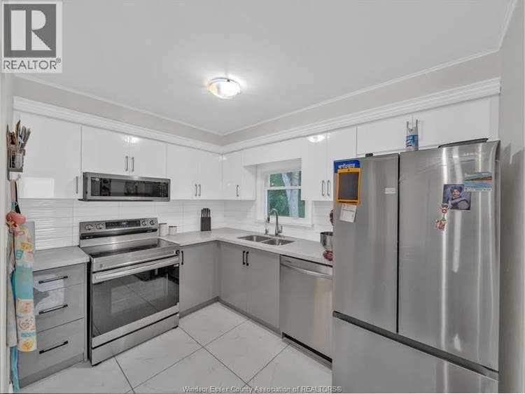 Upper unit in home in South Windsor