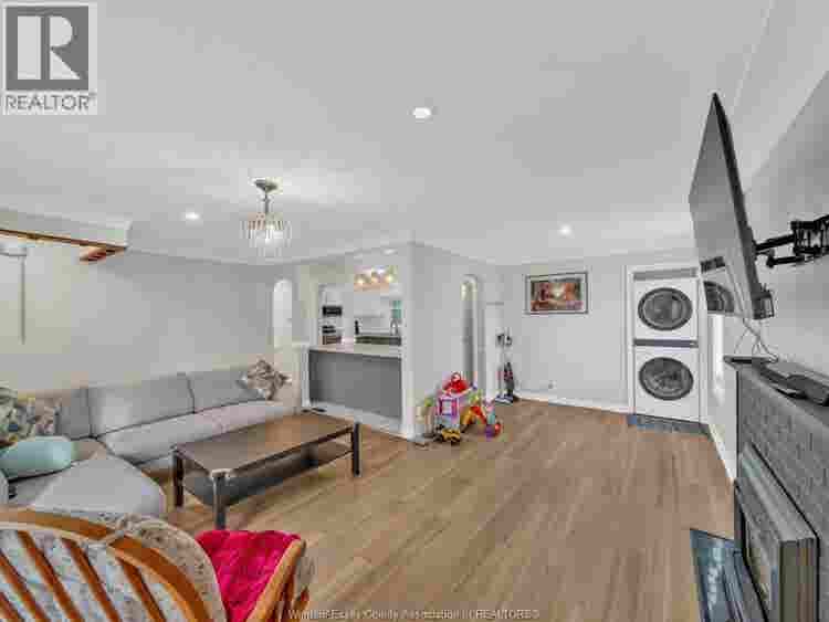 Upper unit in home in South Windsor