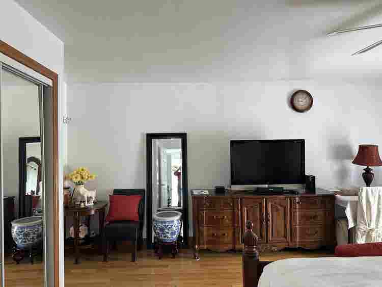 Suite Room in Burbank California