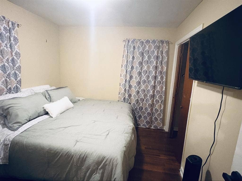 Private Room Shared bathroom