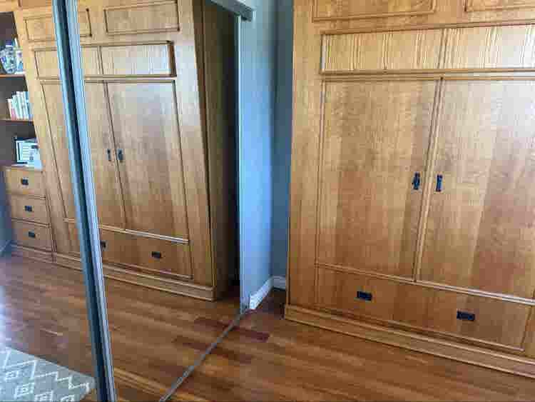 I am looking for a female room mate