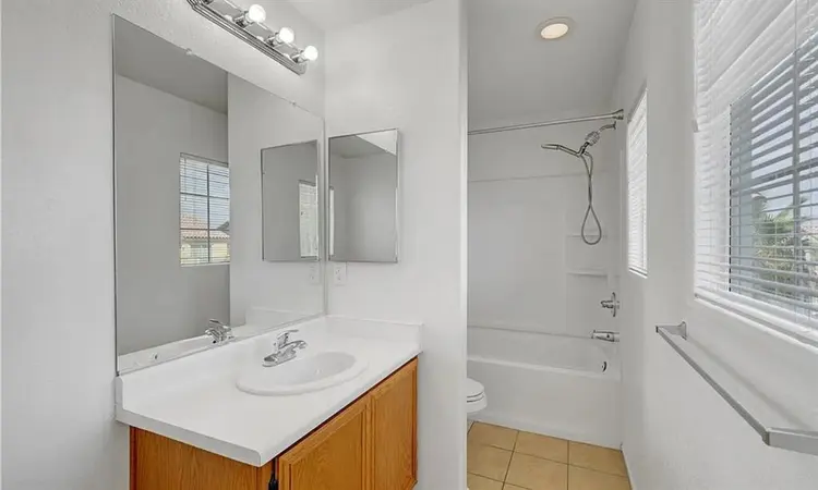 Room w/ private bath for rent in SW