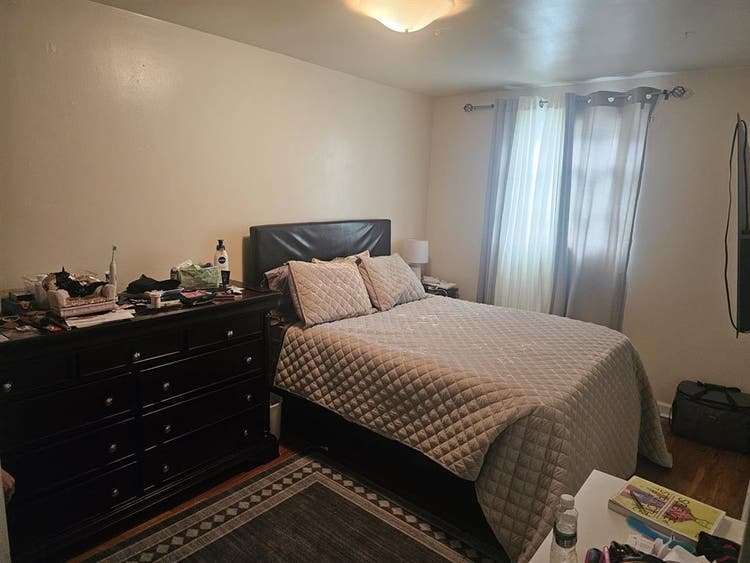 Furnished Big room near the 2 train