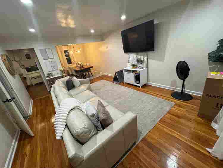 Furnished Big room near the 2 train