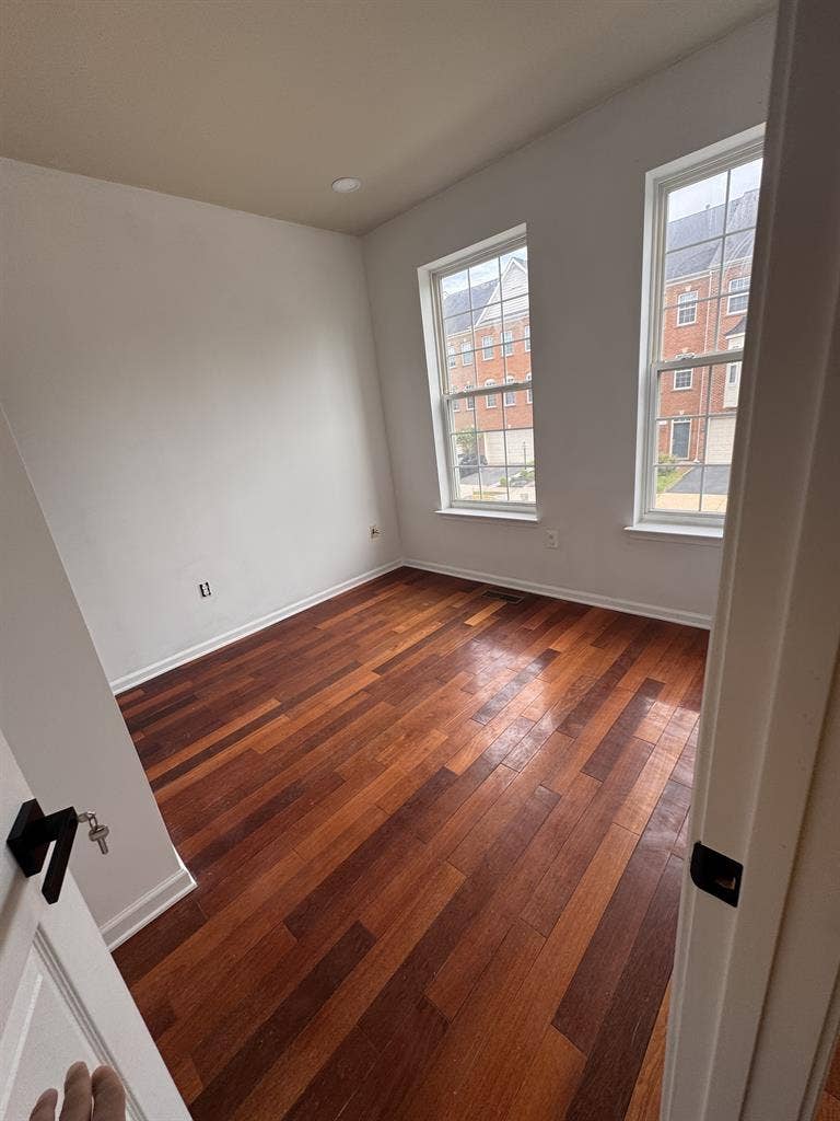 FAIRFAX VIRGINIA , 1 BEDROOM - $