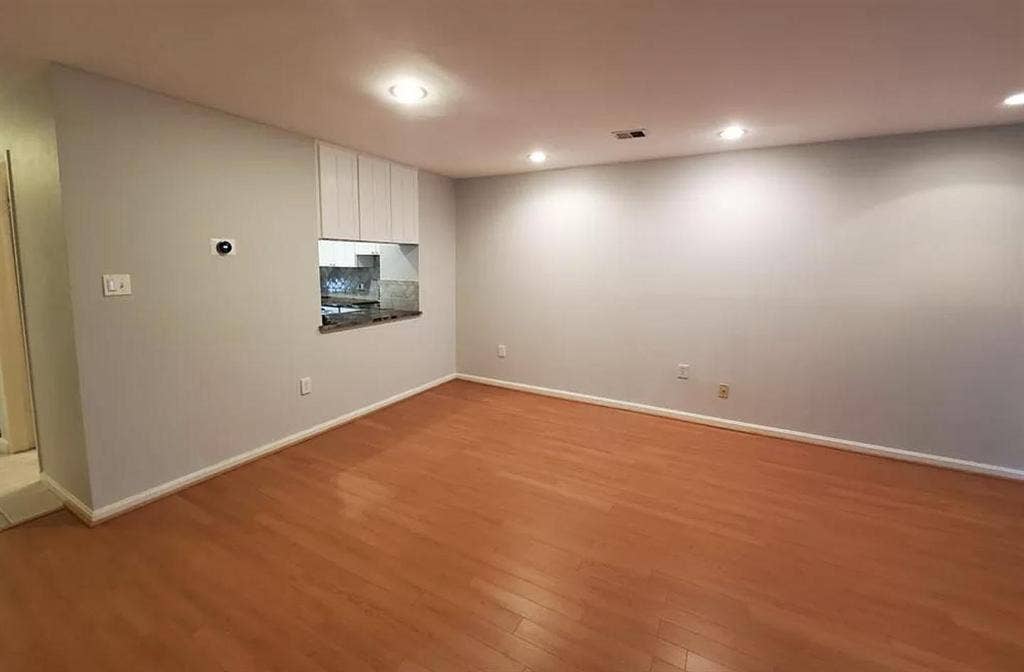 2 BR in Arlington