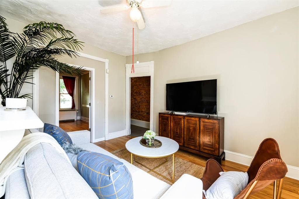 1 BR in Washington