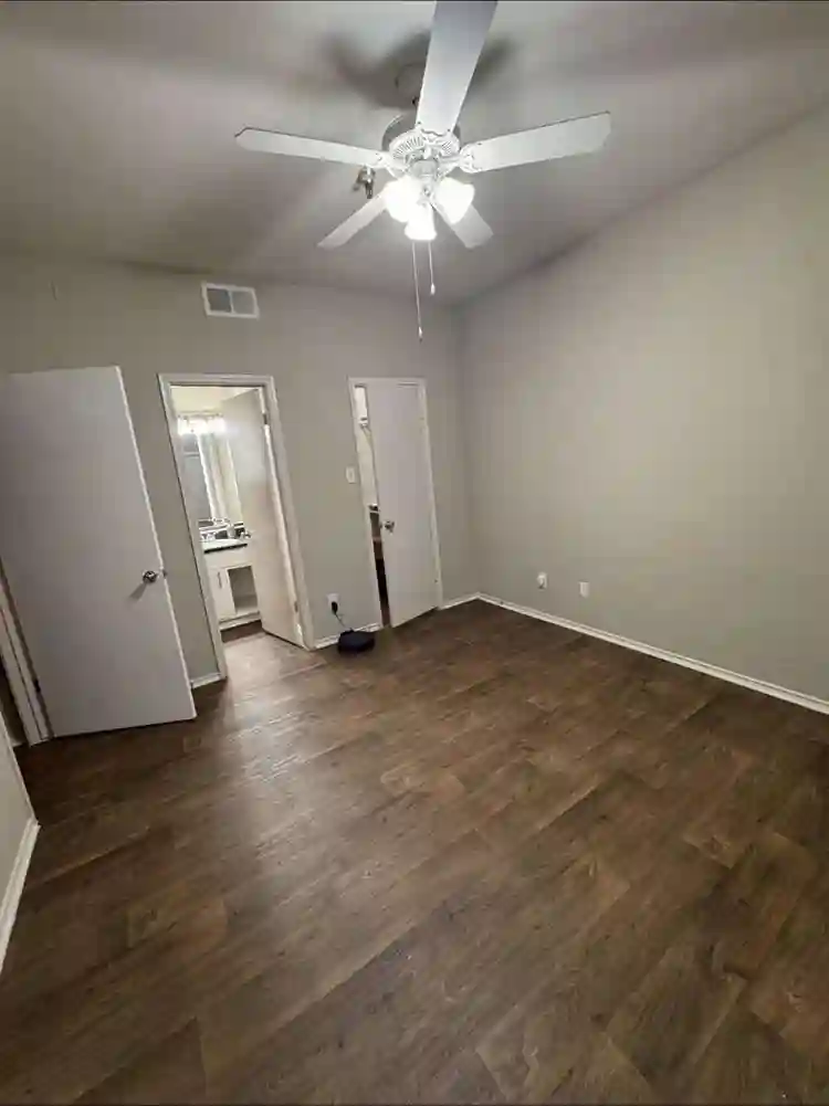 Looking for Male Roommate!