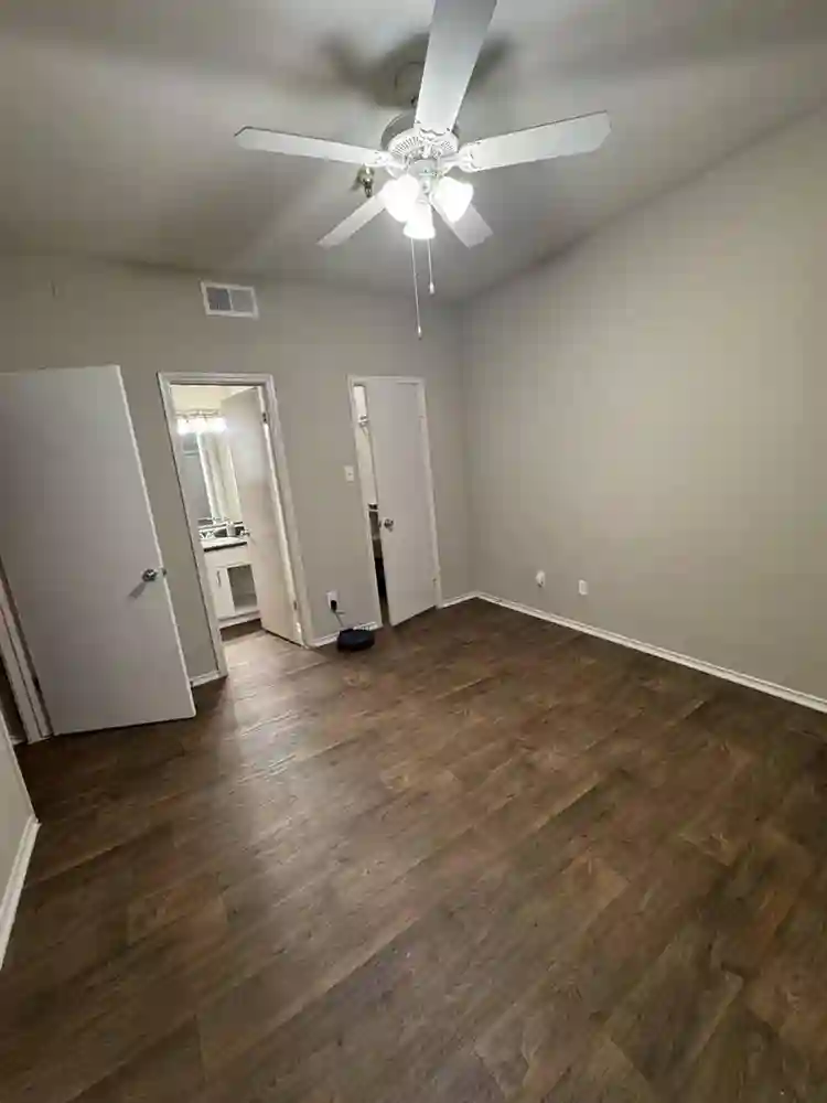 Looking for Male Roommate!