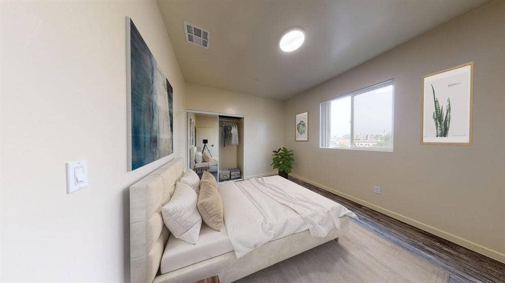 1 BR in Los Angeles