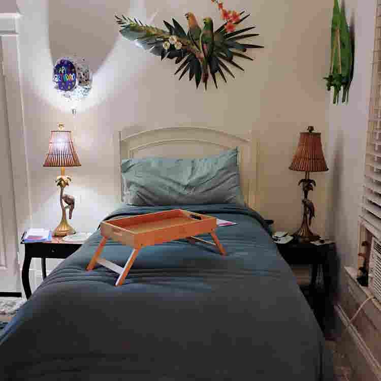 Room for rent in downtown Sanford