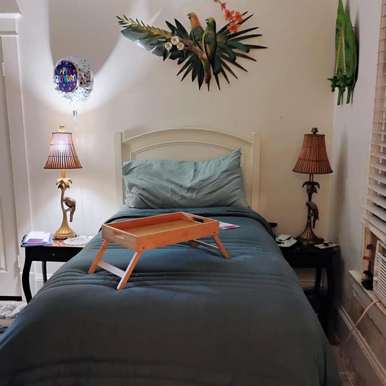 Room for rent in downtown Sanford