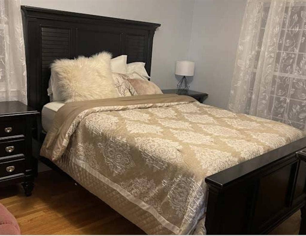 Looking for a female tenant