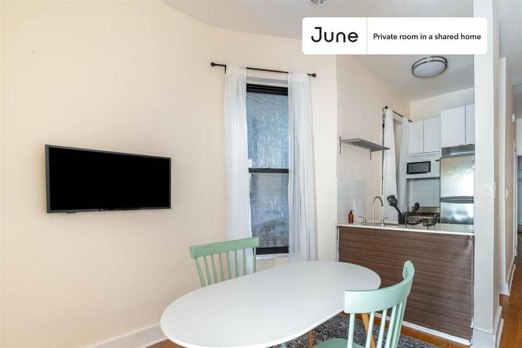 2 BR in New York City