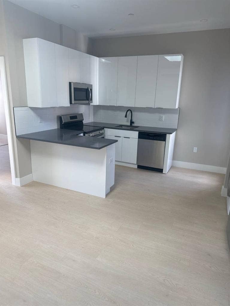 Furnished 2 bedroom apt for rent