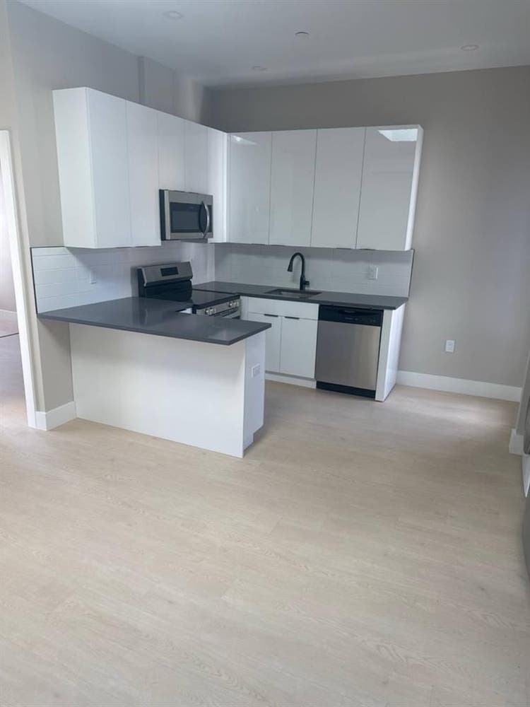 Furnished 2 bedroom apt for rent