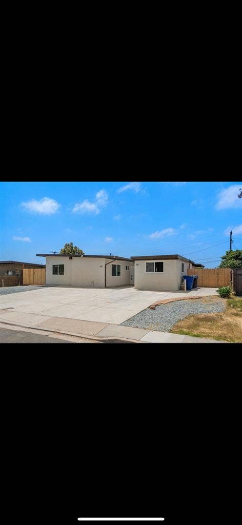 Fully furnished room for rent !