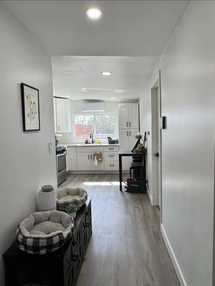 Fully furnished room for rent !