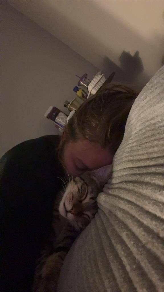 Looking for roommates December 1st